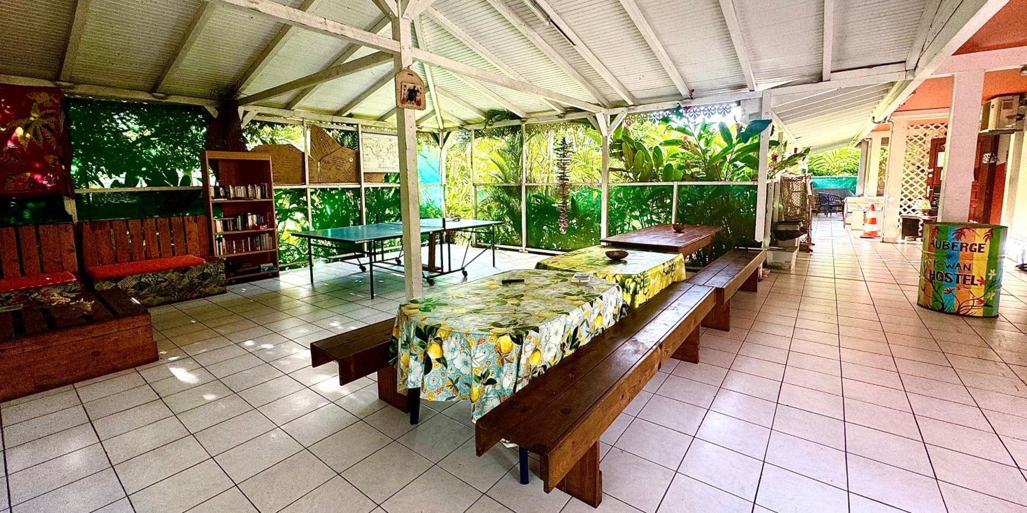 Auberge K-Wan Hostel - Proche Plages Deshaies Eksteriør billede
